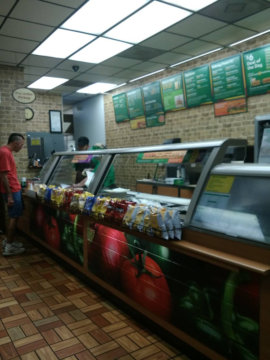 Subway Restaurants | restaurant | 2927 E Southcross, San Antonio, TX 78223, USA | 2105310320 OR +1 210-531-0320