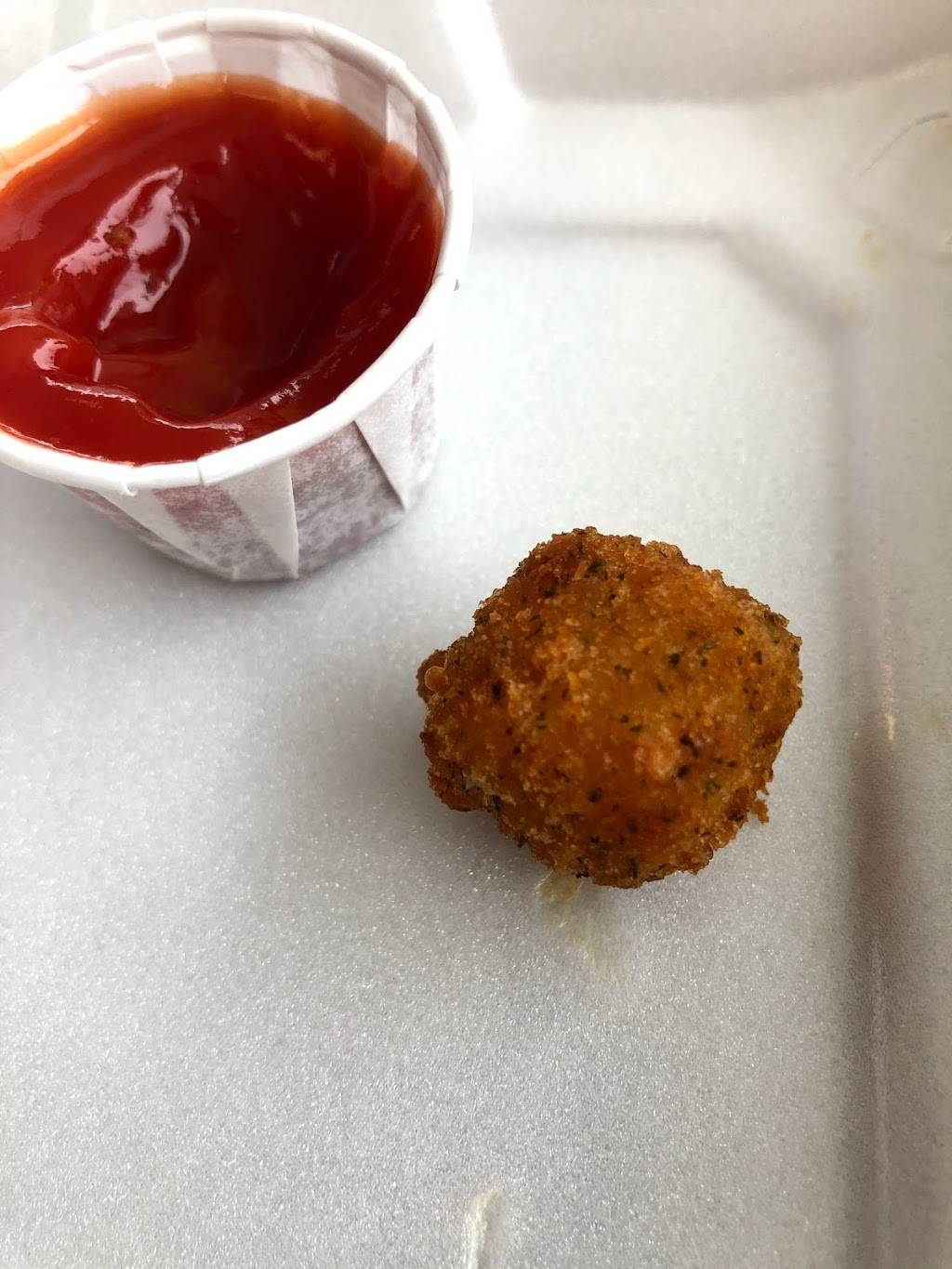 Fords Drive In | restaurant | 5028 Lake Ave, St Joseph, MO 64504, USA | 8162381573 OR +1 816-238-1573