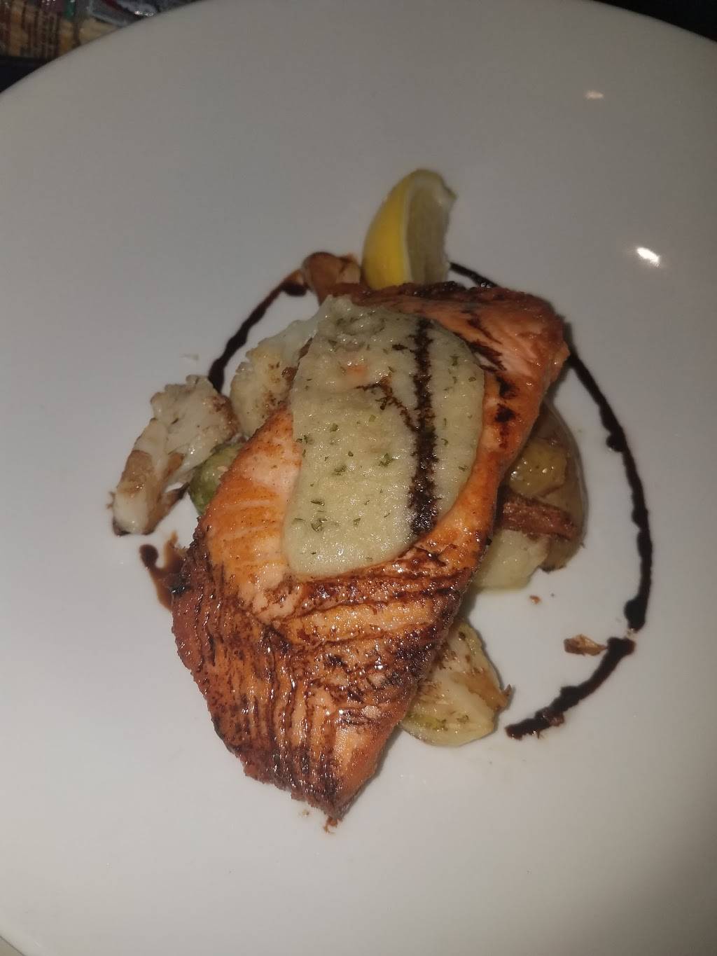 Ikes Food & Cocktails | restaurant | 4400 W 78th St, Bloomington, MN 55435, USA | 9528314537 OR +1 952-831-4537