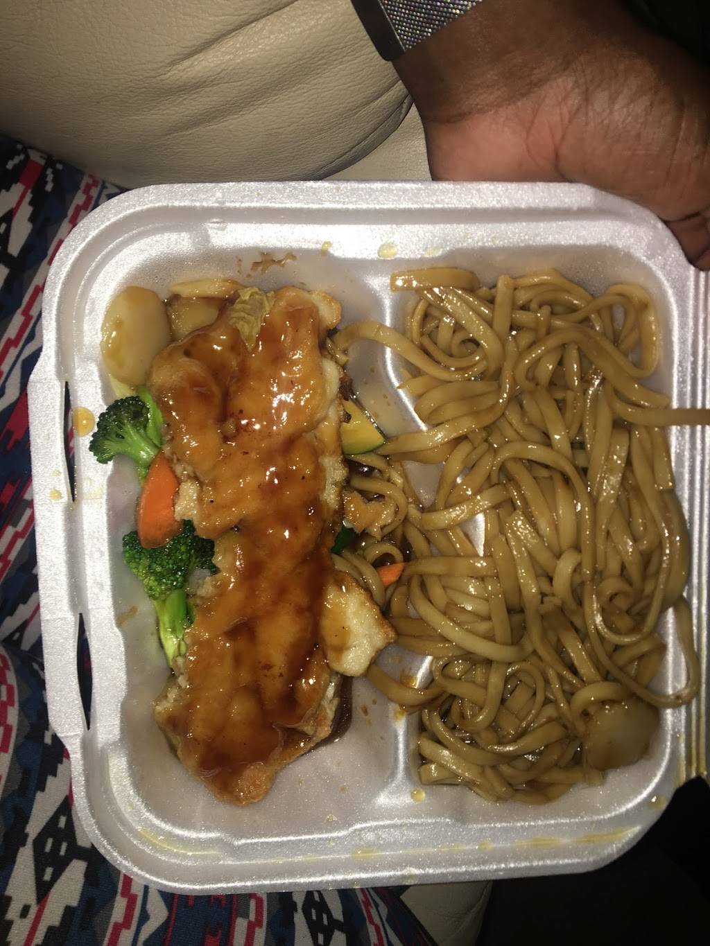 Changs Cafe | restaurant | 9645 Fondren Rd, Houston, TX 77096, USA | 7132718581 OR +1 713-271-8581