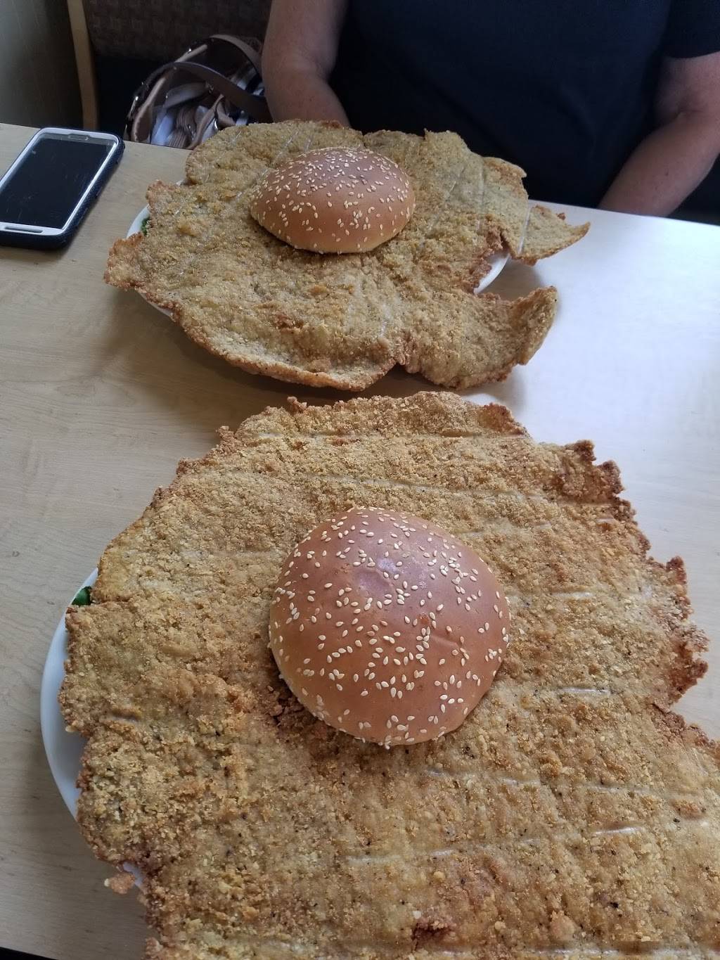 The Edinburgh Diner | restaurant | 413 S Eisenhower Dr, Edinburgh, IN 46124, USA | 8127035086 OR +1 812-703-5086