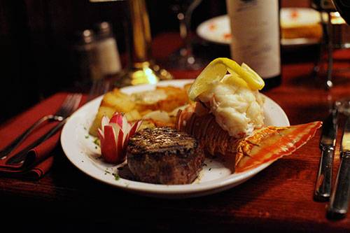 Stables Steakhouse | restaurant | 939 Poplar St, Terre Haute, IN 47807, USA | 8122326677 OR +1 812-232-6677