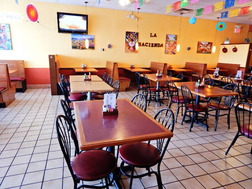 La Hacienda Mexican Restaurant | restaurant | 3874 Lafayette Rd, Indianapolis, IN 46254, USA | 3172900755 OR +1 317-290-0755