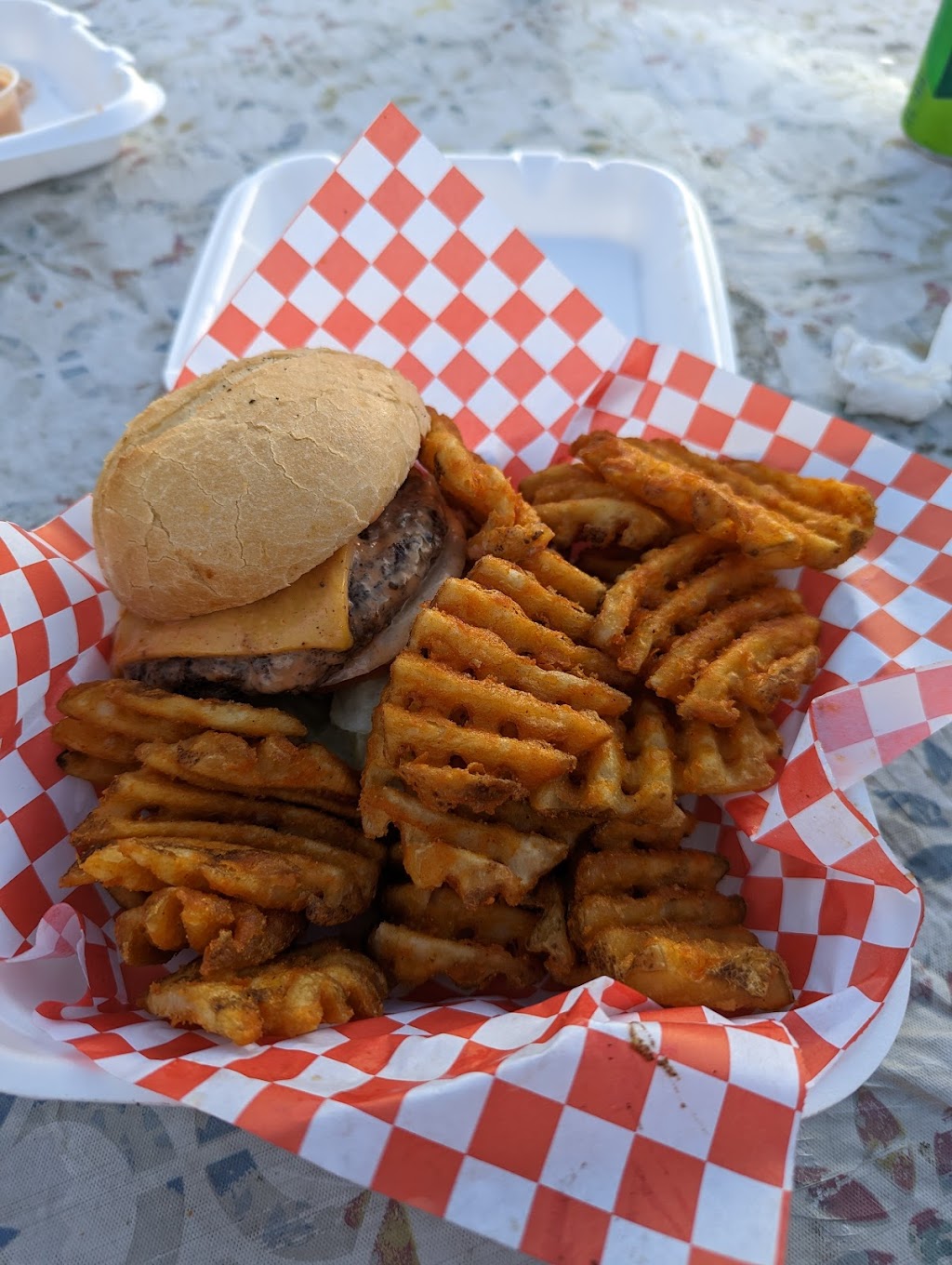 Burger Pioneers | restaurant | 220 N 600 W, Pleasant Grove, UT 84062, USA | 8014271920 OR +1 801-427-1920