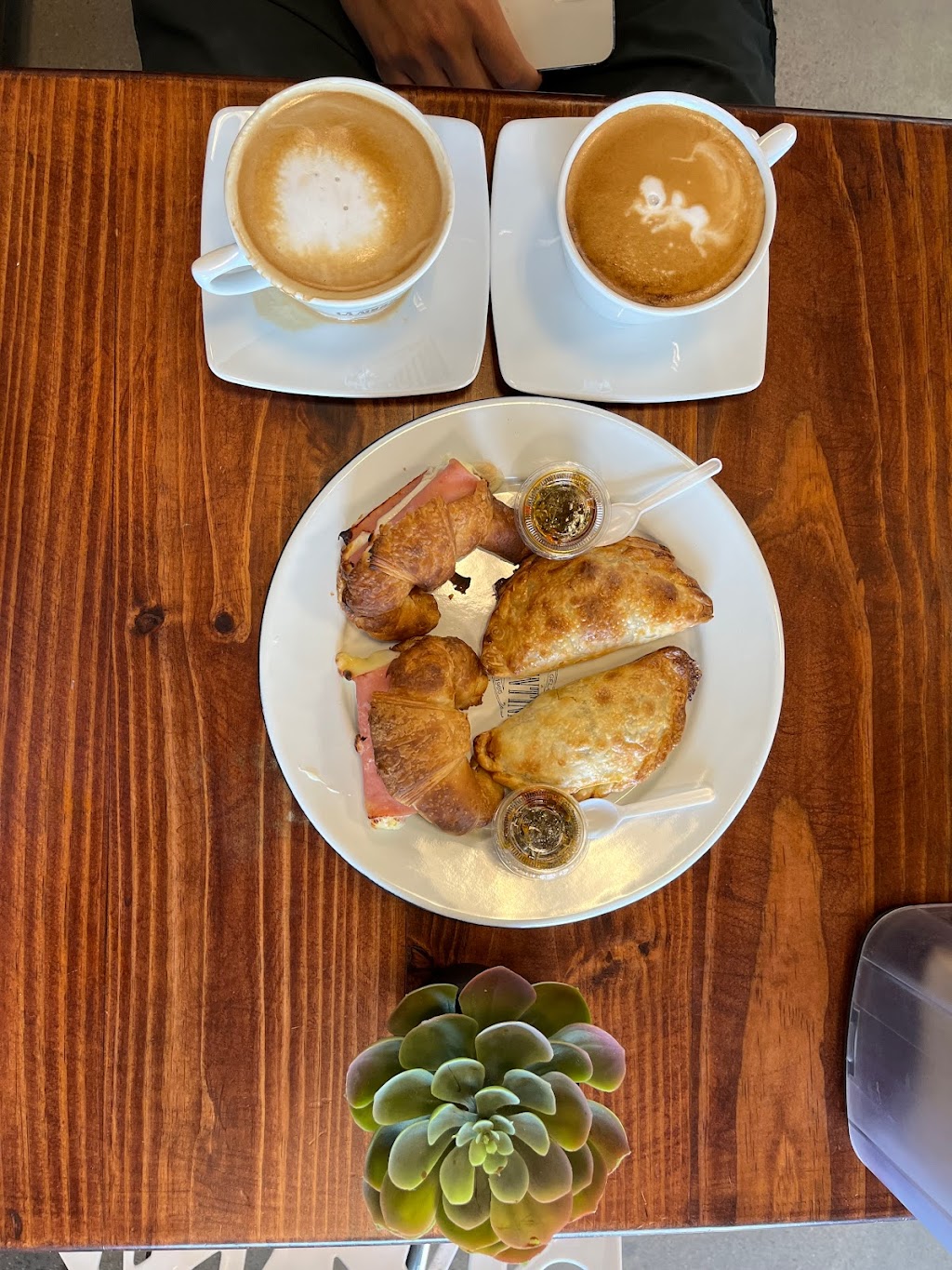 La Argentina Artisanal Gelato | bakery | 6363 San Felipe St Suite 200, Houston, TX 77057, USA | 8325813281 OR +1 832-581-3281