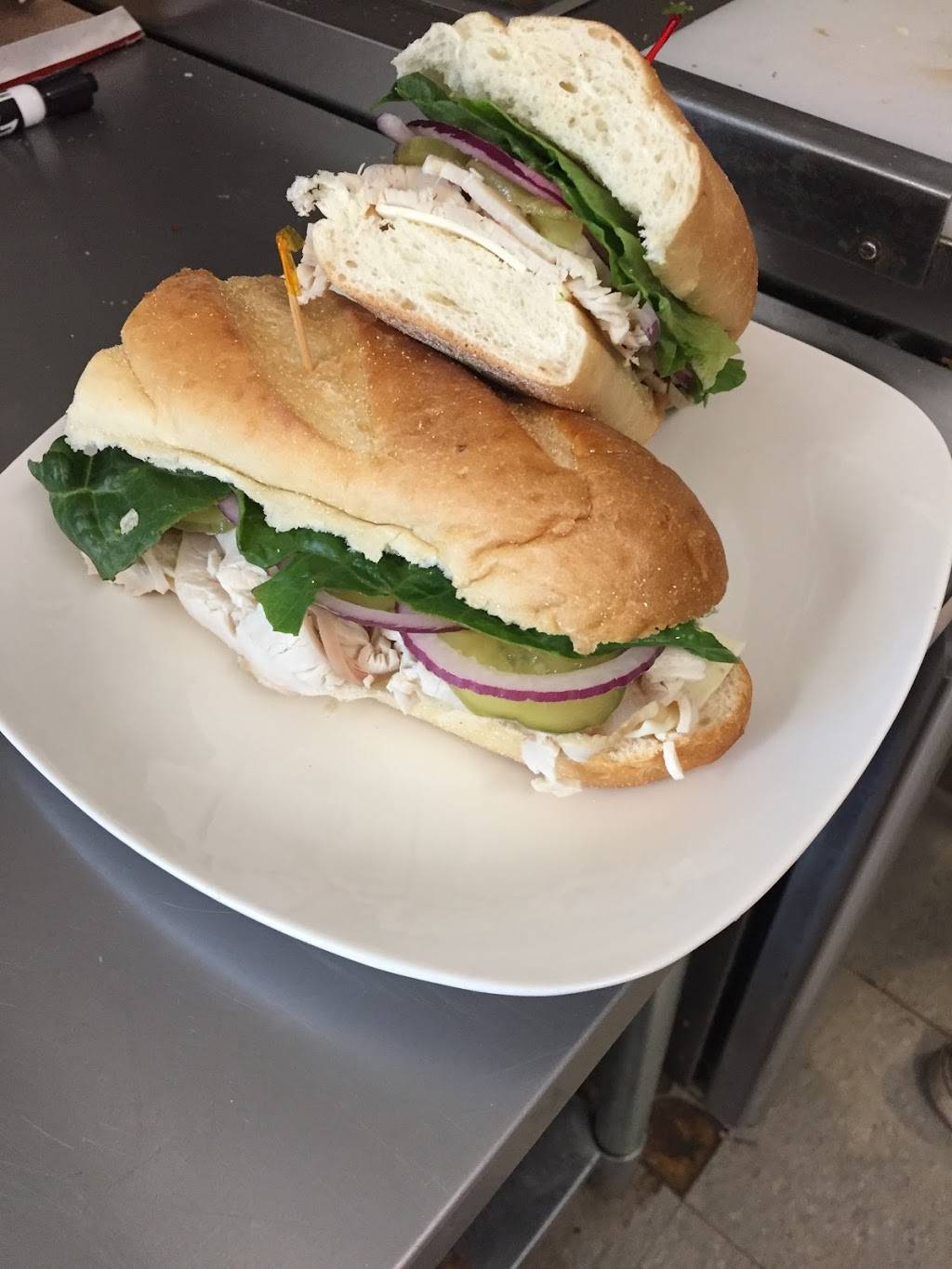 Twombly’s Market | restaurant | 4057, 649 E Conway Rd, Center Conway, NH 03813, USA | 6033567007 OR +1 603-356-7007