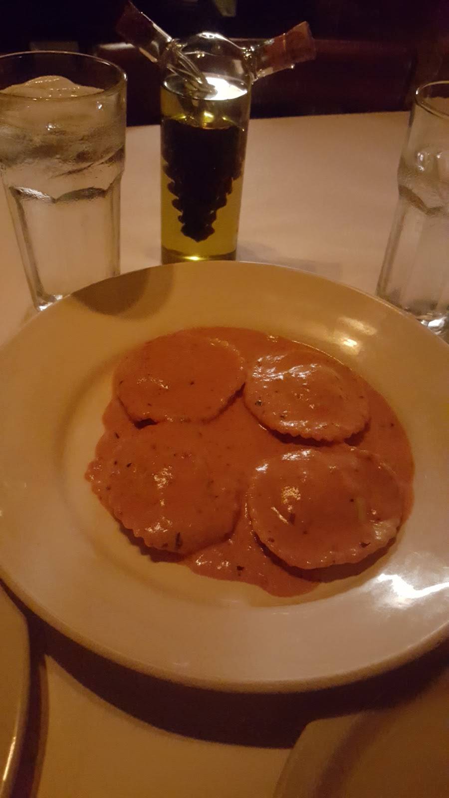 Carmines Restaurant & Bar | restaurant | 10463 Santa Monica Blvd, Los Angeles, CA 90025, USA | 3104414706 OR +1 310-441-4706