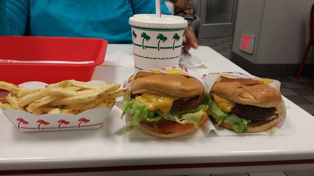 In-N-Out Burger | restaurant | 30296 Haun Rd, Menifee, CA 92584, USA | 8007861000 OR +1 800-786-1000