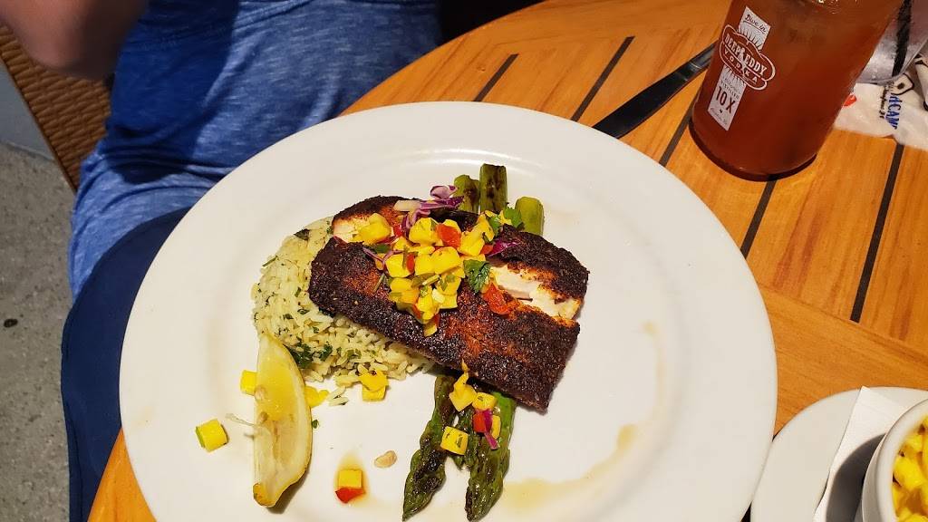 Carolina Crab Co | restaurant | 86 Helmsman Way, Hilton Head Island, SC 29928, USA | 8438422016 OR +1 843-842-2016