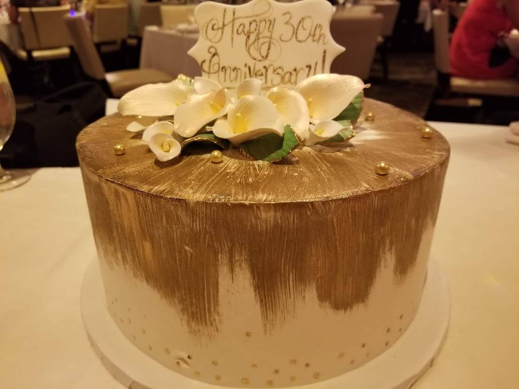 Hanks Fine Steaks & Martins | restaurant | 2300 Paseo Verde Pkwy, Henderson, NV 89052, USA | 7026177515 OR +1 702-617-7515