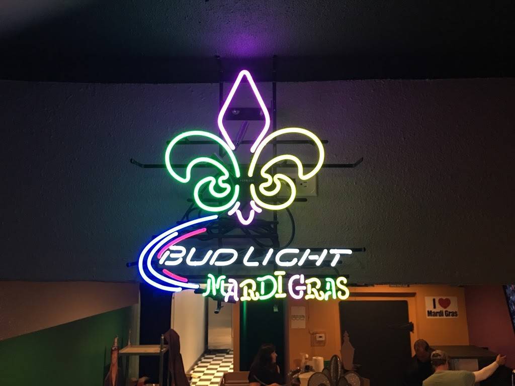 Mardi Gras Pizza & Pub | restaurant | 732 Main St, Lapel, IN 46051, USA | 7655343388 OR +1 765-534-3388