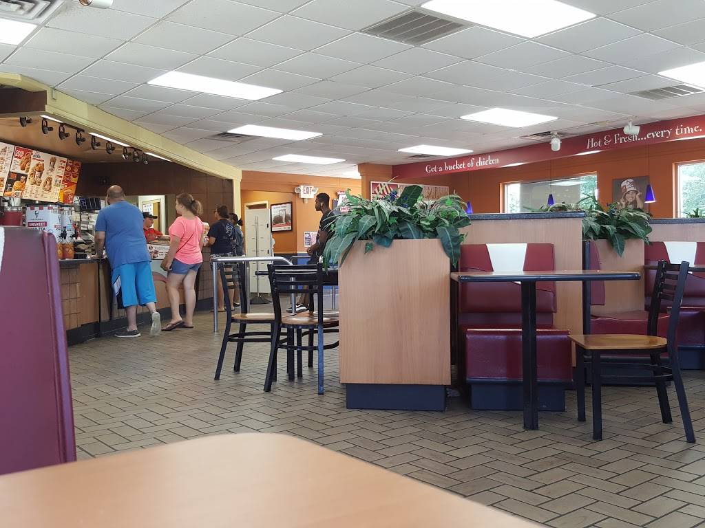 KFC | restaurant | 6813 E Wilkinson Blvd, Belmont, NC 28012, USA | 7048258817 OR +1 704-825-8817