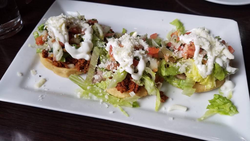 Tequilas Mexican Grill & Cantina | restaurant | 6 Vinal Square, North Chelmsford, MA 01863, USA | 9787105512 OR +1 978-710-5512