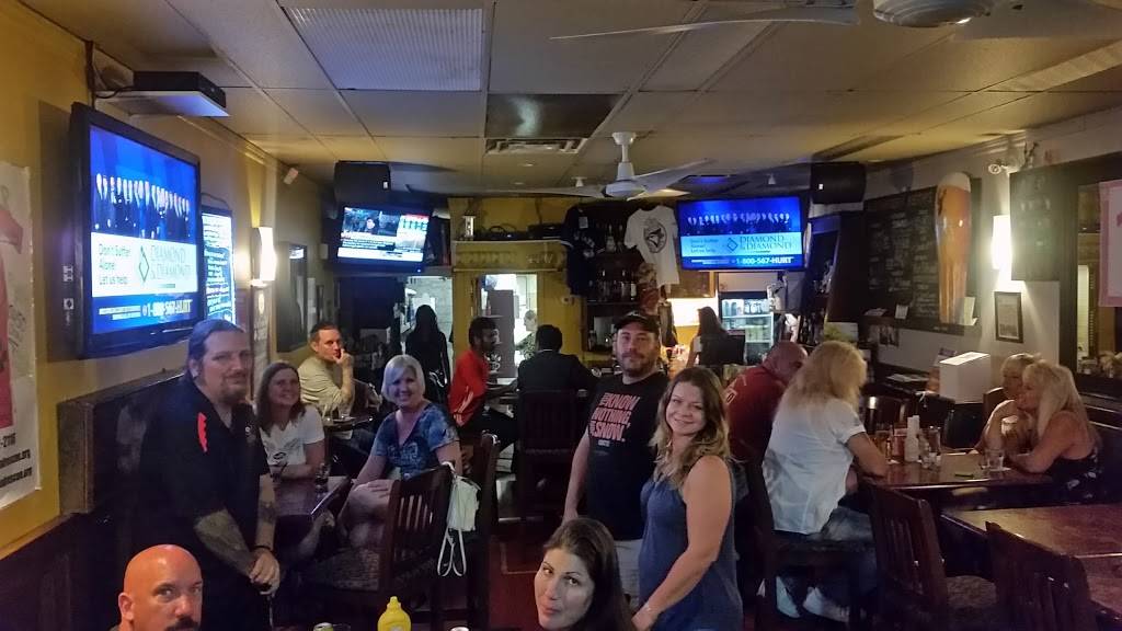 The Korner Pub | restaurant | 3045 Kingston Rd, Scarborough, ON M1M 1P1, Canada | 4162650392 OR +1 416-265-0392