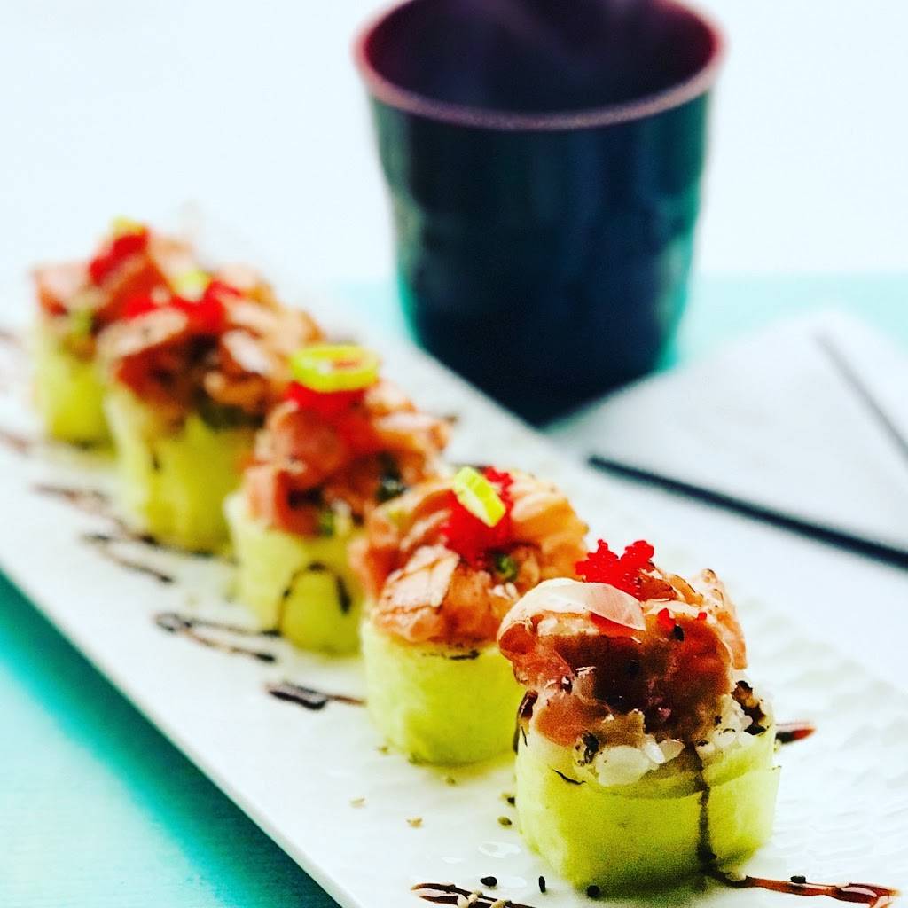 SOUCHi bar à sushi | restaurant | 6615 Boulevard Monk, Montréal, QC H4E 3J2, Canada | 5145448444 OR +1 514-544-8444