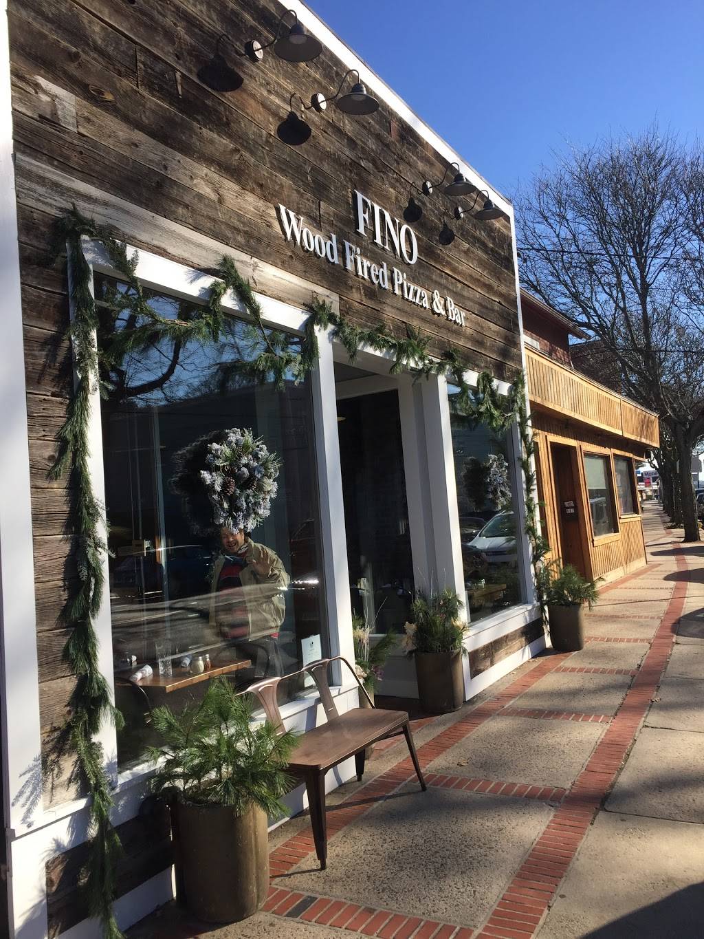 Fino Wood Fired Pizza & Bar | restaurant | 663 Main St, Watertown, CT 06795, USA | 8602385080 OR +1 860-238-5080