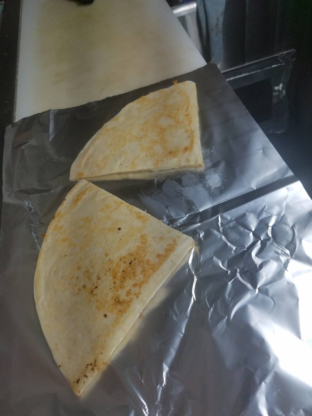 Taqueria la vecindad | restaurant | 5811 W Oklahoma Ave, Milwaukee, WI 53219, USA | 4142499135 OR +1 414-249-9135