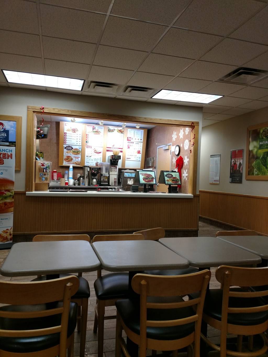Wendys | restaurant | 811 W Main St, Gaylord, MI 49735, USA | 9897327359 OR +1 989-732-7359