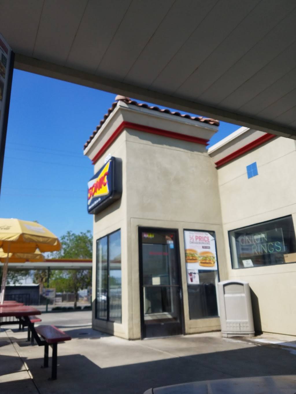 Sonic Drive-In | restaurant | 512 N Ben Maddox Way, Visalia, CA 93292, USA | 5597329100 OR +1 559-732-9100