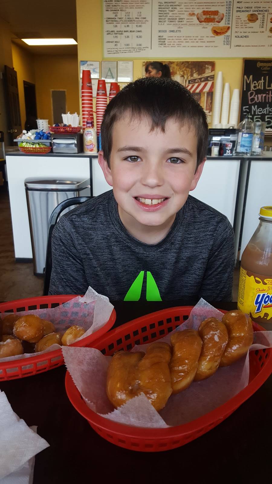 donut shop Cafe | restaurant | 2990 US 49, Florence, MS 39073, USA | 6018450774 OR +1 601-845-0774