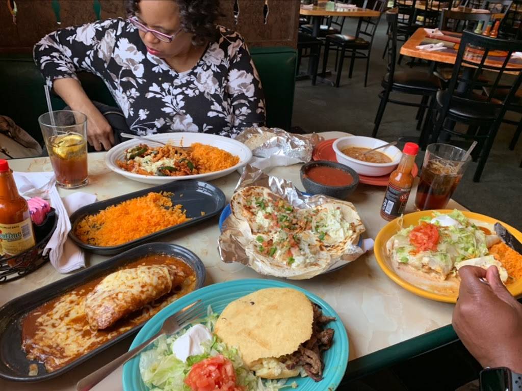 El Rancho | restaurant | 1666 W Exchange St, Akron, OH 44313, USA | 3308643300 OR +1 330-864-3300