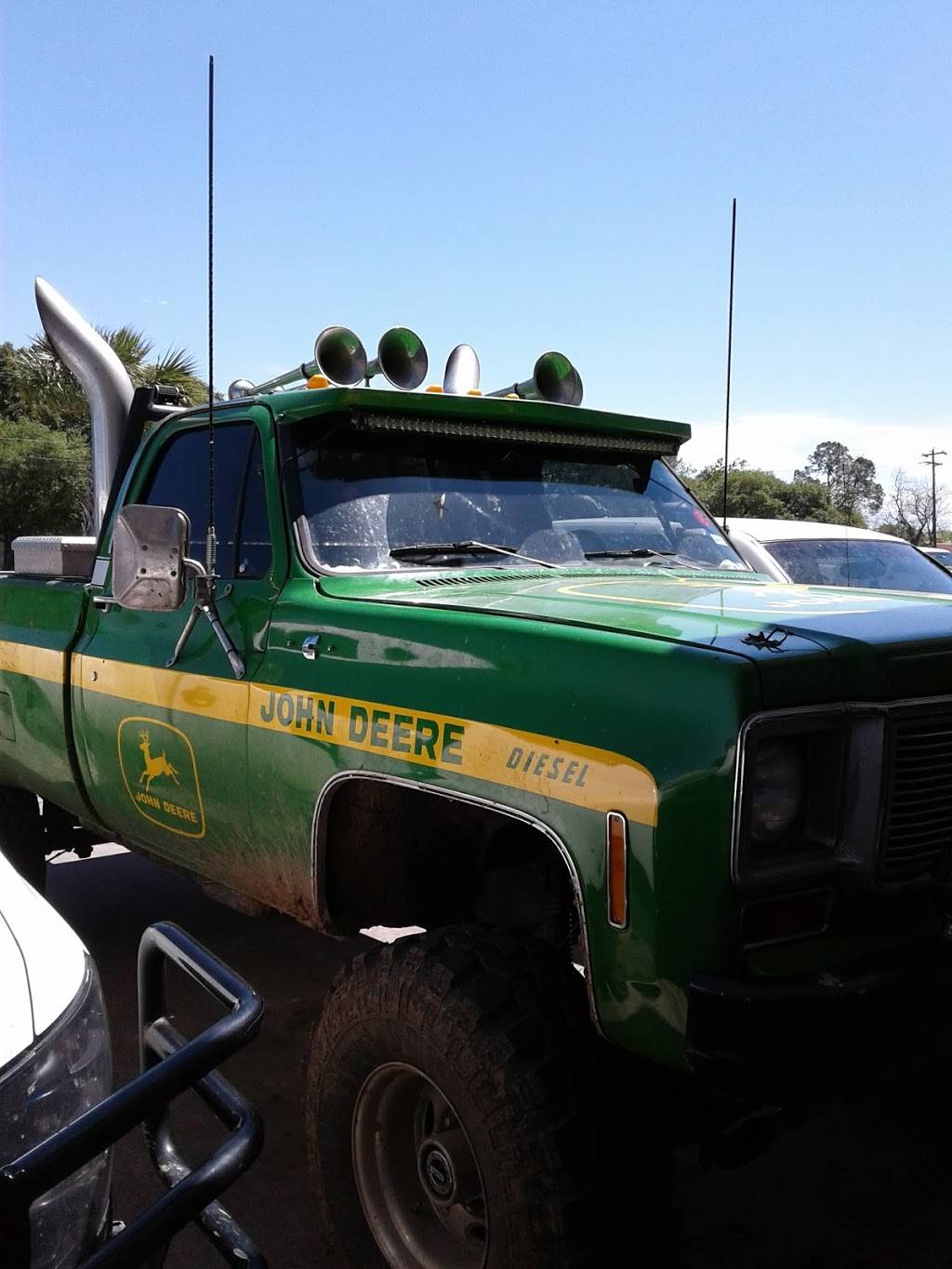 Pizza Hut | restaurant | 13400 TX-36, Needville, TX 77461, USA | 9797937821 OR +1 979-793-7821