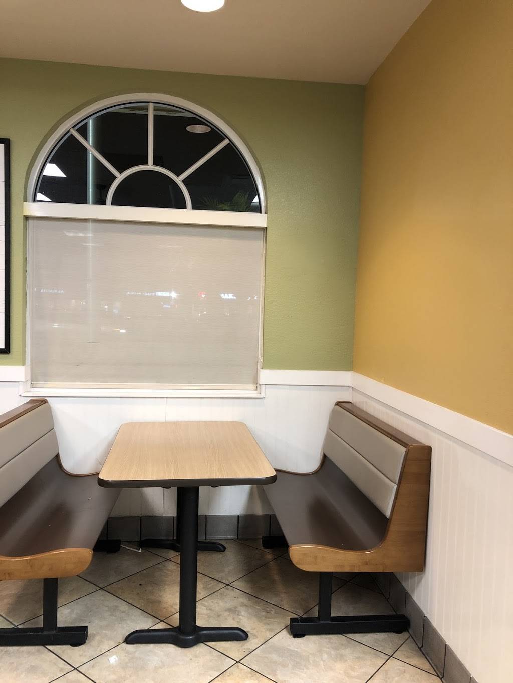Pollo Tropical | restaurant | 10705 W Flagler St, Miami, FL 33174, USA | 3052255883 OR +1 305-225-5883
