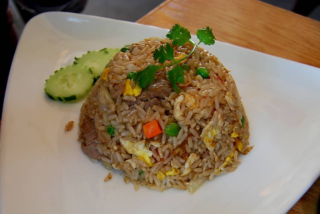 Dib Sushi Bar and Thai Cuisine | restaurant | 1025 W Lawrence Ave, Chicago, IL 60640, USA | 7735610200 OR +1 773-561-0200