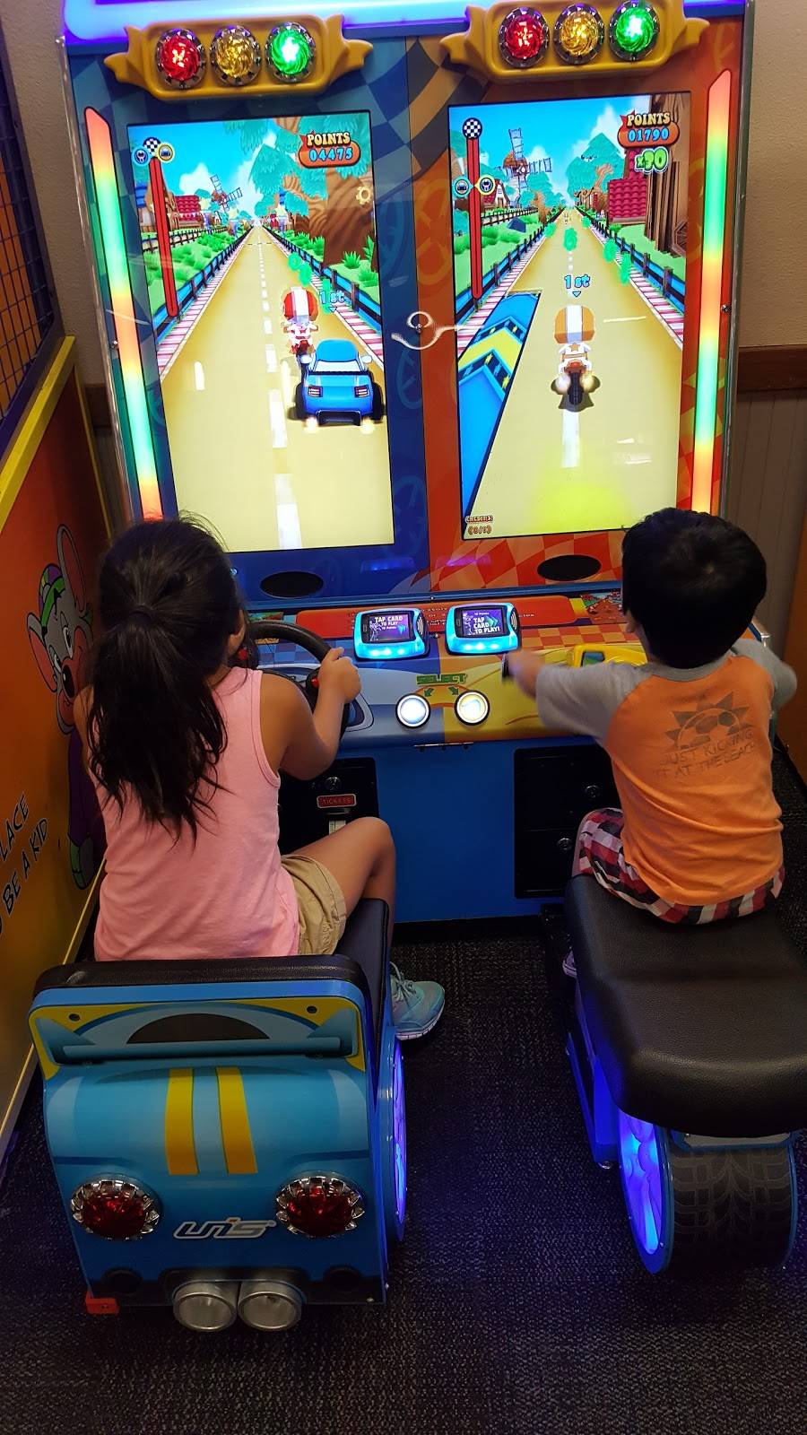 Chuck E. Cheeses | restaurant | 3037 Sisk Rd, Modesto, CA 95350, USA | 2095240712 OR +1 209-524-0712