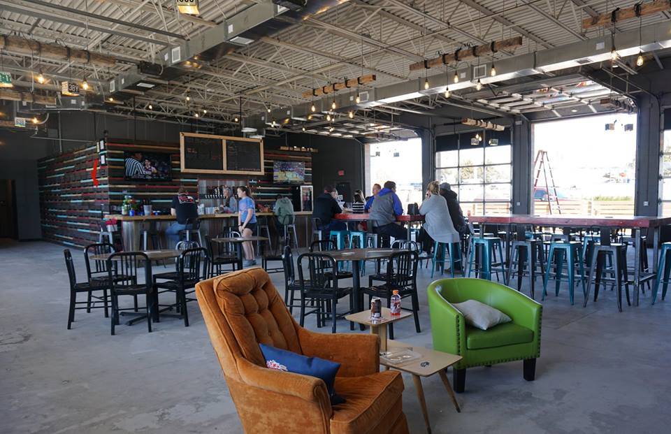 Red Crow Brewing Company | restaurant | 1062 W Santa Fe St, Olathe, KS 66061, USA | 9134409852 OR +1 913-440-9852