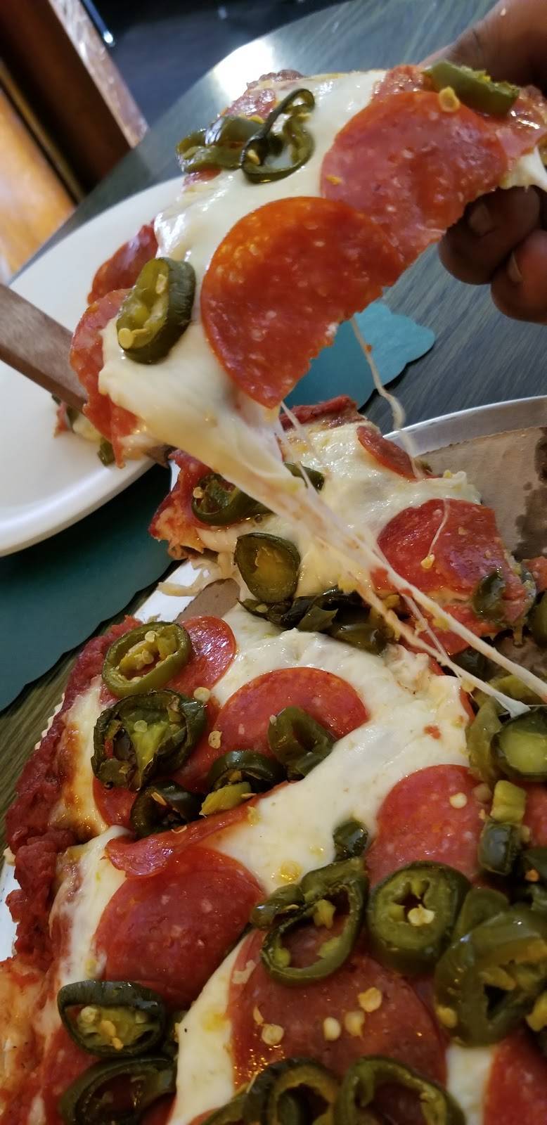 Ratch & Debs Pizza | restaurant | 720 Merritt Ave # A, Oshkosh, WI 54901, USA | 9202352273 OR +1 920-235-2273