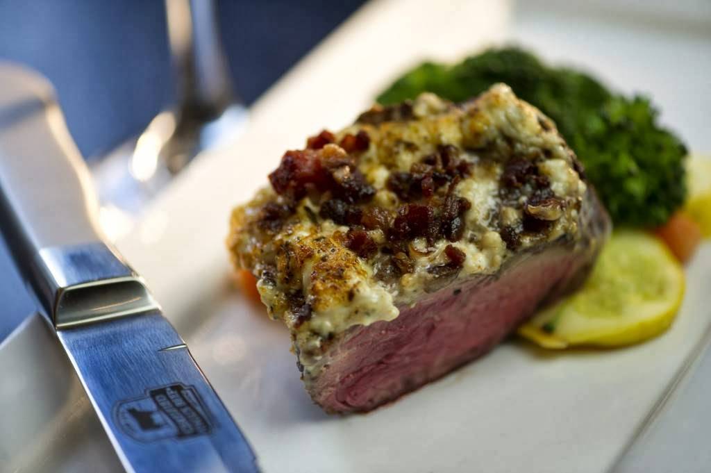 TBonz Gill & Grill | restaurant | 1668 Old Towne Rd, Charleston, SC 29407, USA | 8435562478 OR +1 843-556-2478