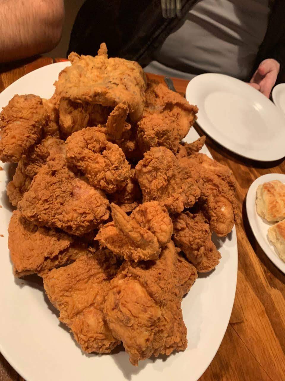 Babes Chicken Dinner House | restaurant | 230 N Center St, Arlington, TX 76011, USA | 8178010300 OR +1 817-801-0300