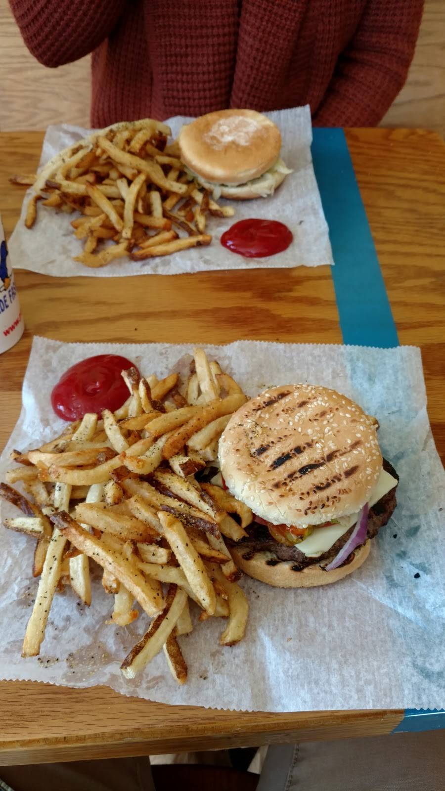 P Ts Olde Fashioned Grille | restaurant | 2420 S 17th St A, Wilmington, NC 28401, USA | 9107944544 OR +1 910-794-4544