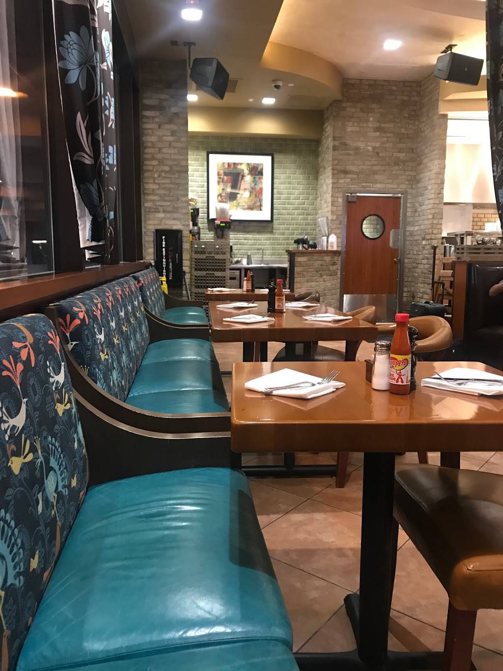 Chelseas Kitchen | restaurant | 4 E Sky Harbor Blvd, Phoenix, AZ 85034, USA | 2409942058 OR +1 240-994-2058