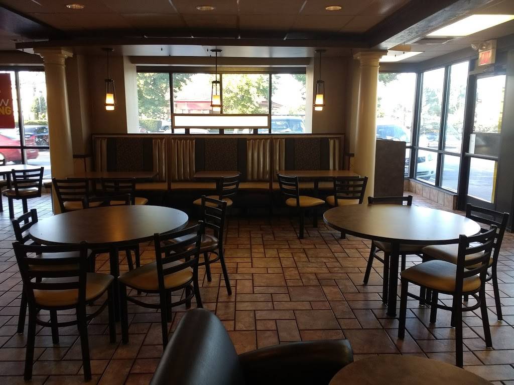 McDonalds | cafe | 4400 Central Pl, Fairfield, CA 94534, USA | 7078641001 OR +1 707-864-1001