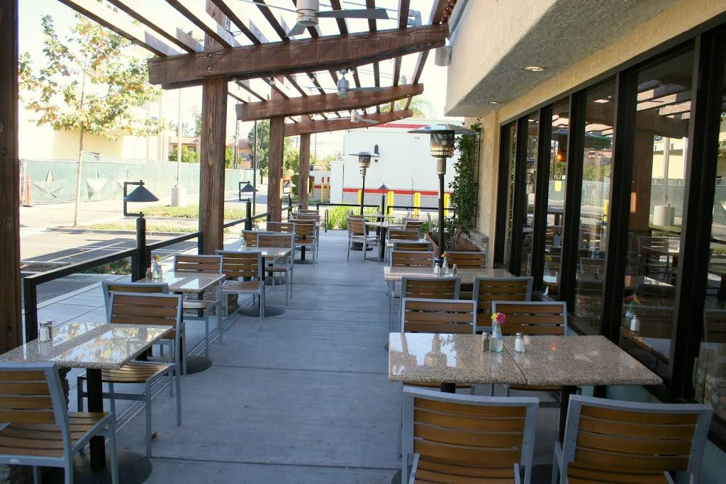Presto Pasta | restaurant | 5606, 17923 Chatsworth St, Granada Hills, CA 91344, USA | 8183607737 OR +1 818-360-7737