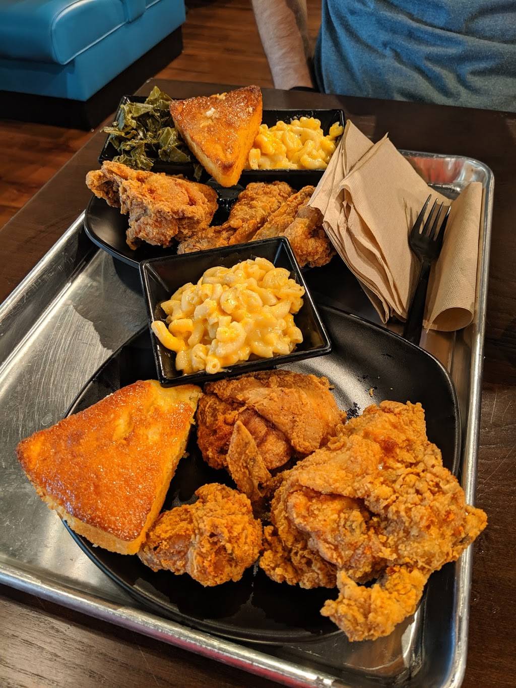 Cornbread West Mifflin | restaurant | 2351 Century Dr, West Mifflin, PA 15122, USA | 4128533019 OR +1 412-853-3019