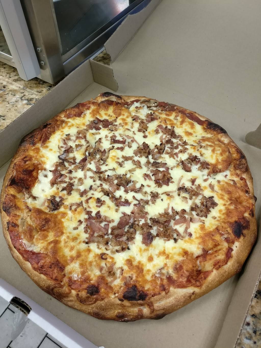 House Of Pizza | restaurant | 160 Richmond Rd, Ottawa, ON K1Z 6W2, Canada | 6137282422 OR +1 613-728-2422