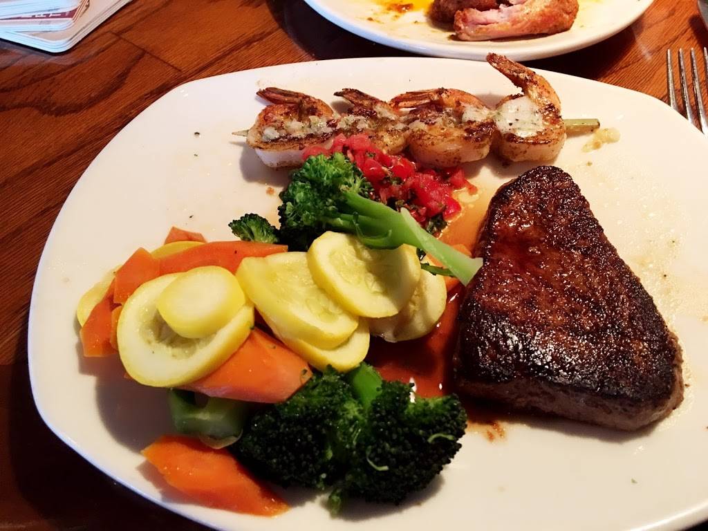 Outback Steakhouse | restaurant | 1209 Veterans Pkwy, Clarksville, IN 47129, USA | 8122834329 OR +1 812-283-4329