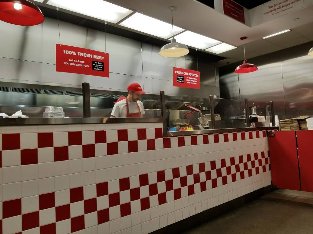 Five Guys | meal takeaway | 3732 Innes Rd, Orléans, ON K1W 0C8, Canada | 6138246270 OR +1 613-824-6270