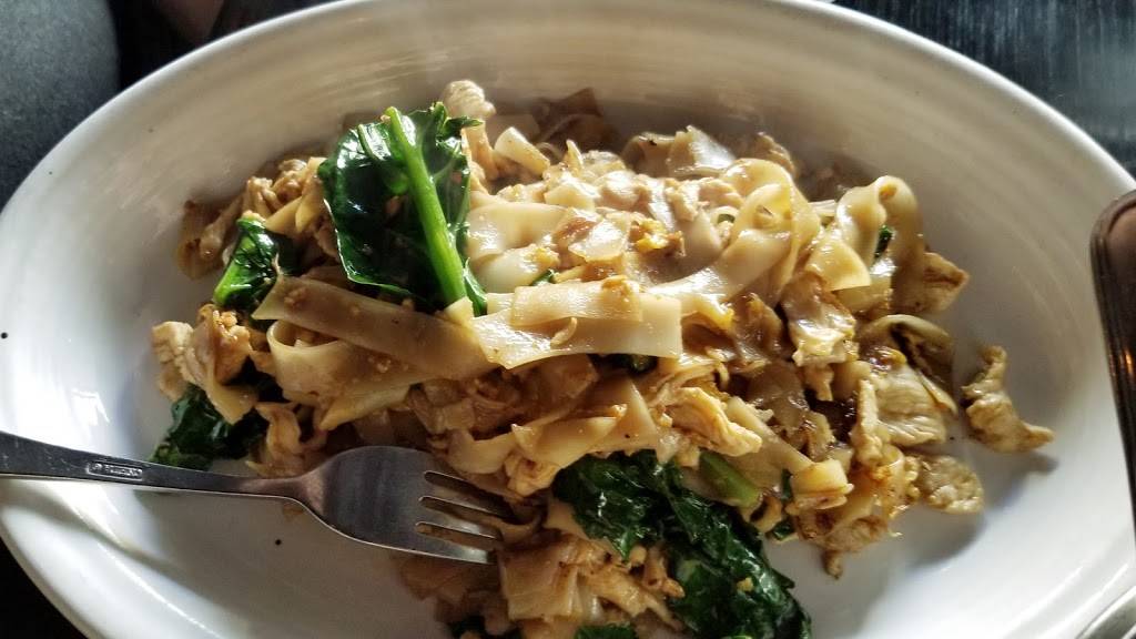 Lers Ros Thai | restaurant | 307 Hayes St, San Francisco, CA 94102, USA | 4158749661 OR +1 415-874-9661