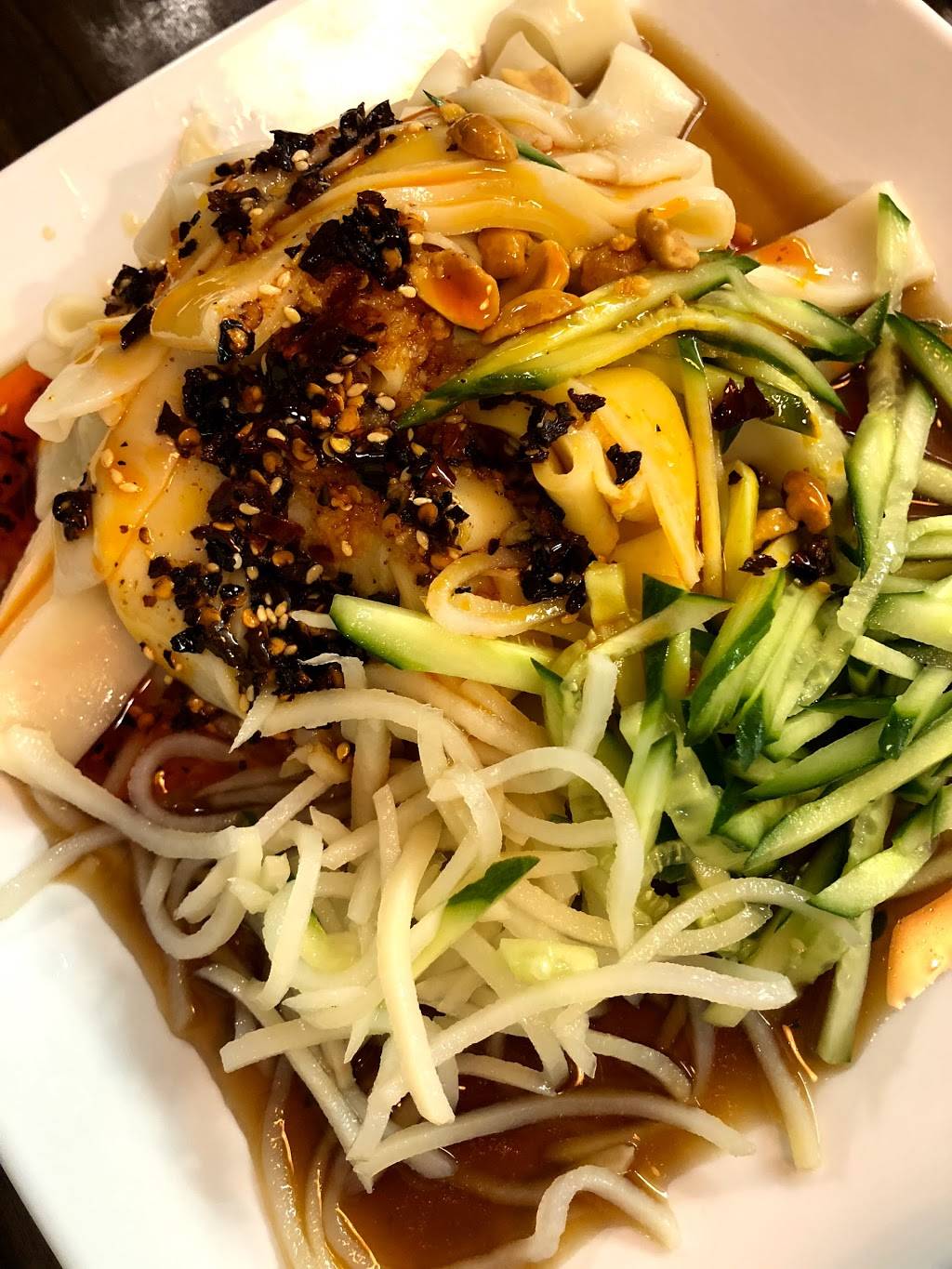 Qin West Noodle | restaurant | 727 N Broadway #111, Los Angeles, CA 90012, USA | 2136871063 OR +1 213-687-1063