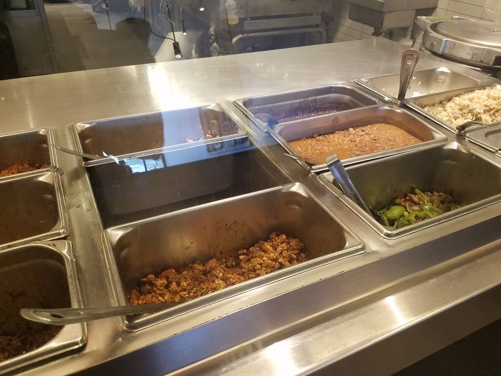 Chipotle Mexican Grill | restaurant | 815 Hutchinson River Pkwy, Bronx, NY 10465, USA | 7188221696 OR +1 718-822-1696