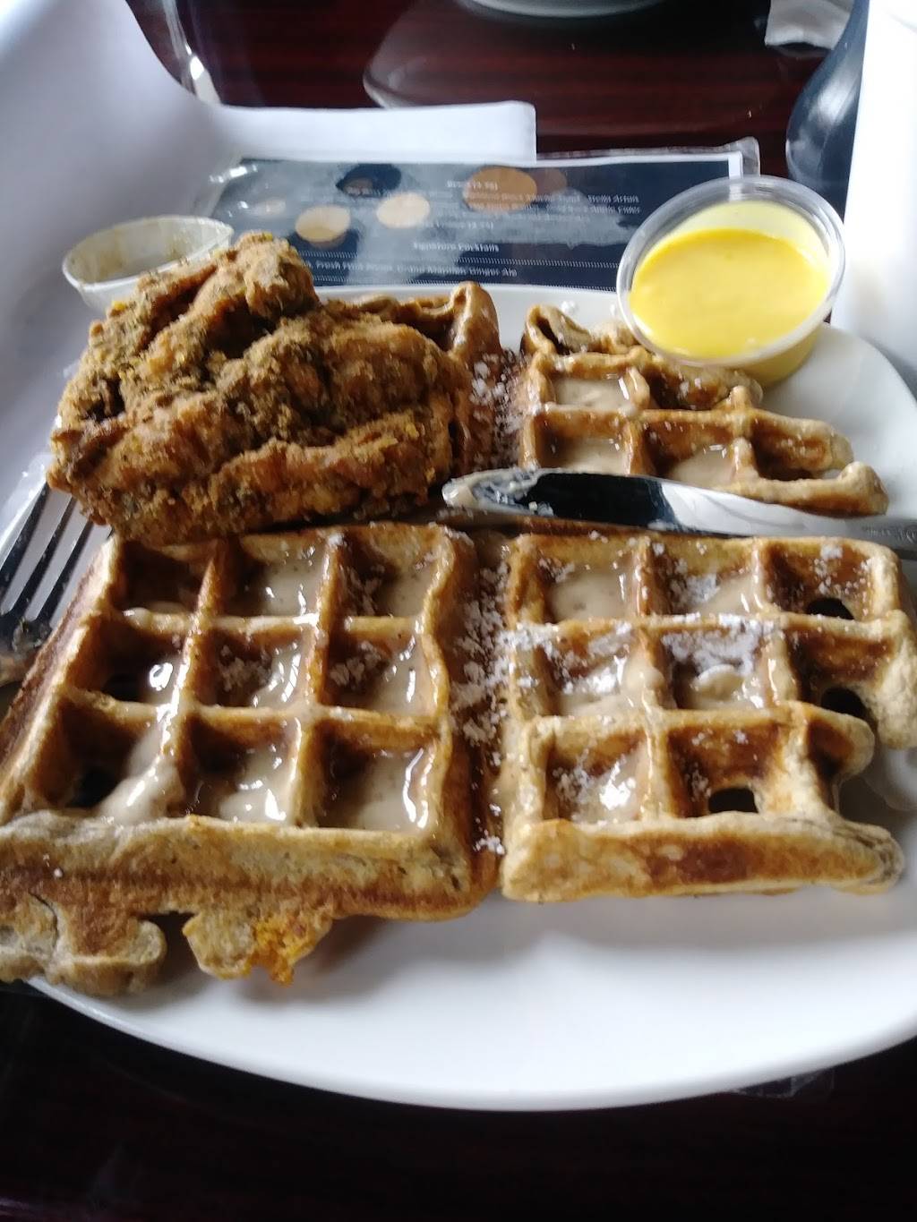 Dames Chicken & Waffles | restaurant | 301 Martin Luther King Jr Dr, Greensboro, NC 27406, USA | 3362757333 OR +1 336-275-7333