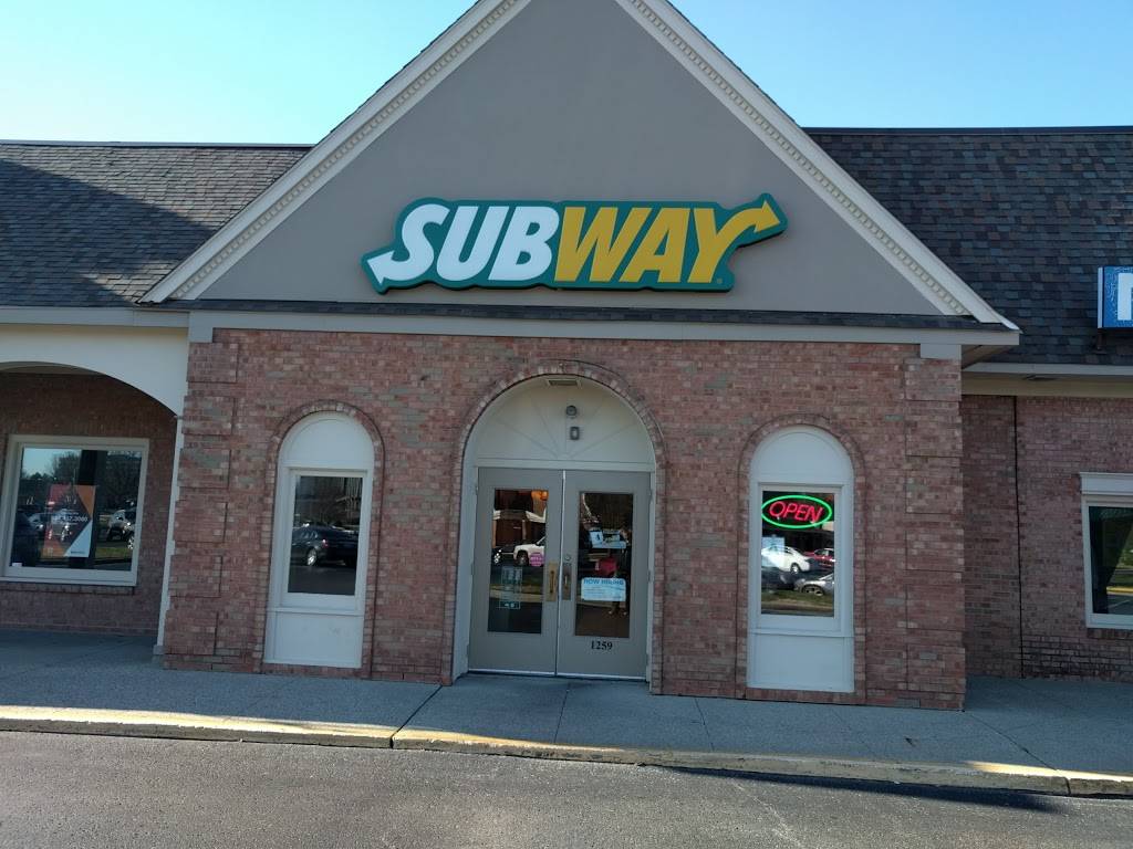 Subway | restaurant | 1259 Hurstbourne Lane Space 218 Plainview, Village S/C, Louisville, KY 40222, USA | 5023390782 OR +1 502-339-0782