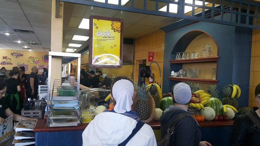 Cora | restaurant | 1530 St Laurent Blvd, Ottawa, ON K1G 4A3, Canada | 6135632672 OR +1 613-563-2672