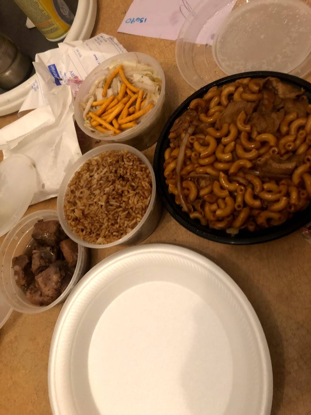 Soupe & Roll | restaurant | 5865 Rue Hochelaga, Montréal, QC H1N 1X2, Canada | 5142510808 OR +1 514-251-0808