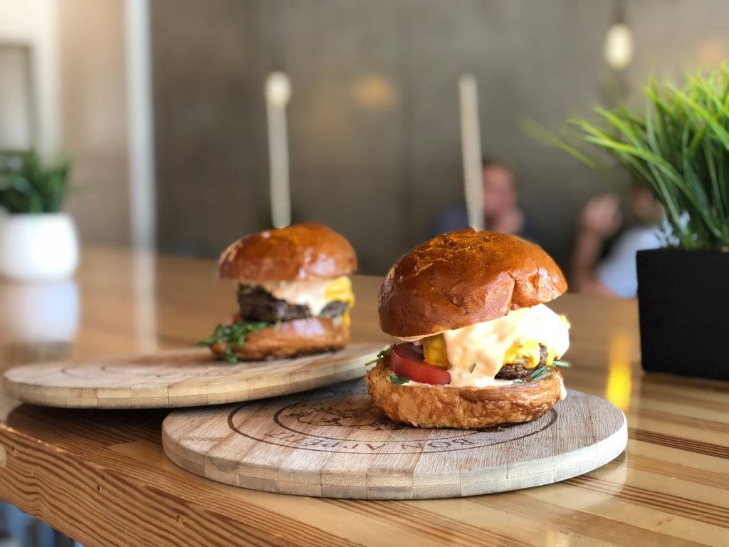 Urban Skillet | restaurant | 5060 Lankershim Blvd, Los Angeles, CA 91601, USA | 8185794000 OR +1 818-579-4000