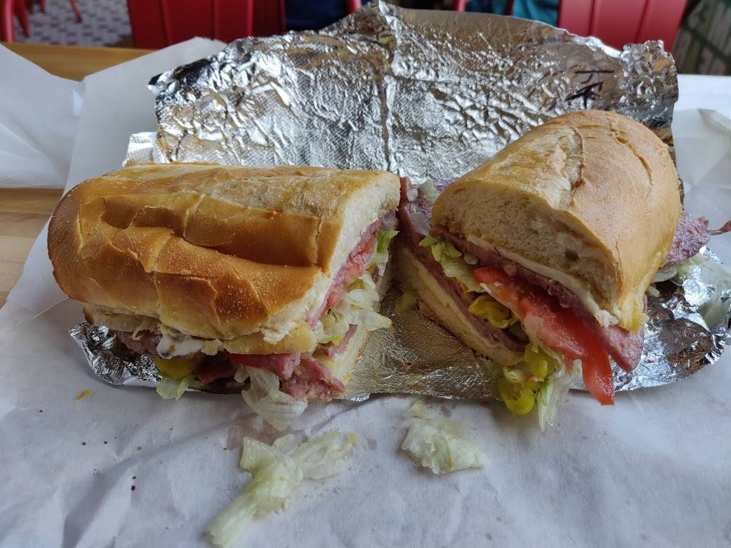 Gioias Deli | restaurant | 623 N New Ballas Rd, Creve Coeur, MO 63141, USA | 3147769410 OR +1 314-776-9410